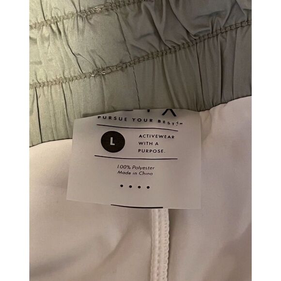 ACTA Womens Running Shorts Size Large Green Elastic Waistband 2.5” Inseam Pocket - Picture 8 of 10